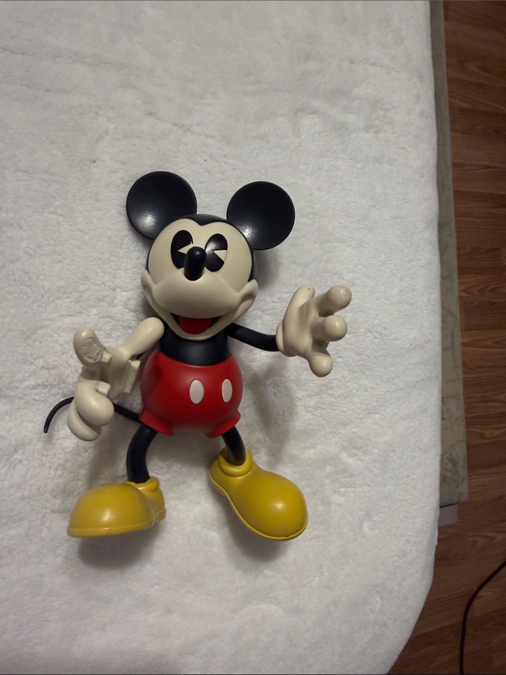 Disney Parks Mickey
Mouse 7" Articulated
Action Figure Poseable
Toy FAC-023193